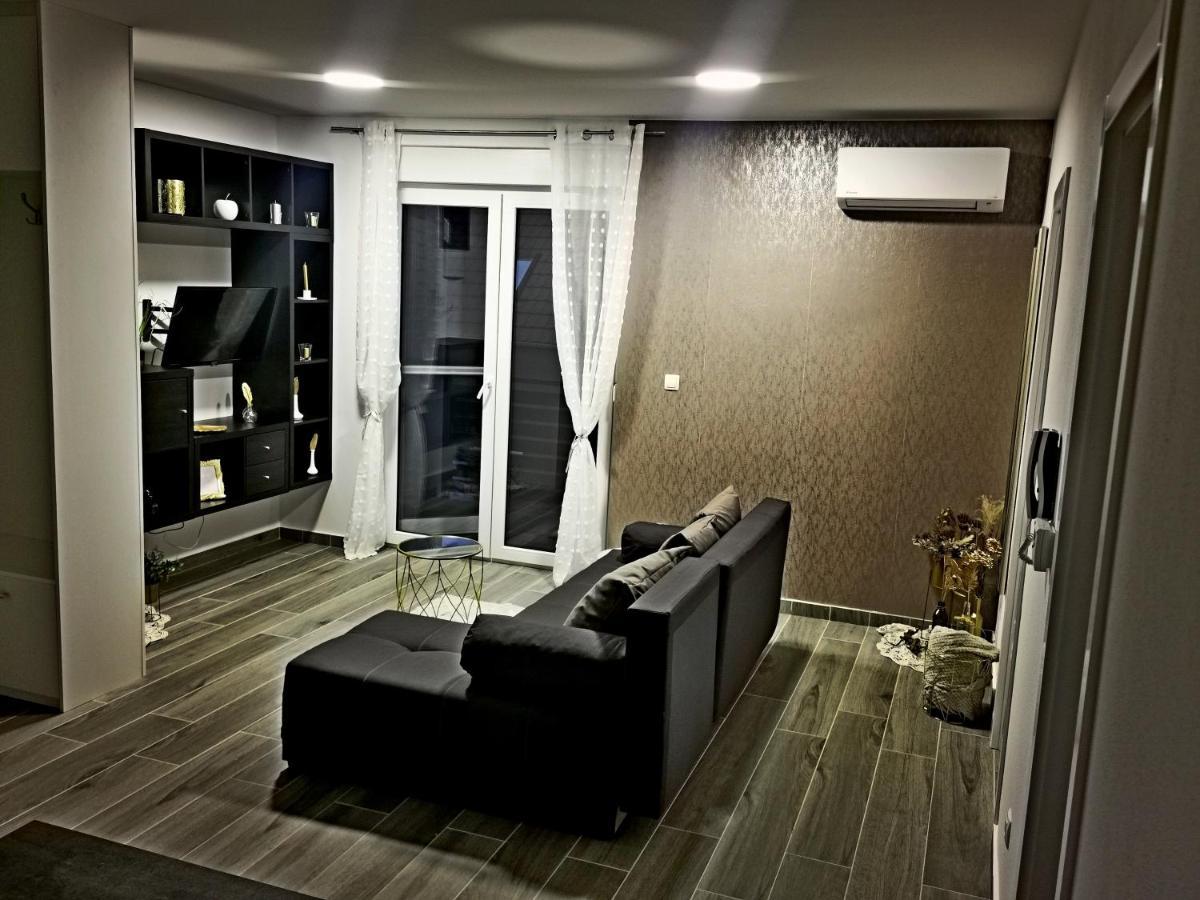 Appartement Golden - Self Check In à Osijek Extérieur photo