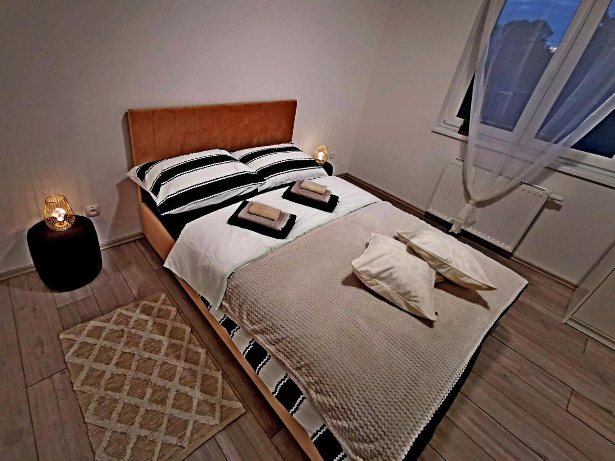 Appartement Golden - Self Check In à Osijek Extérieur photo